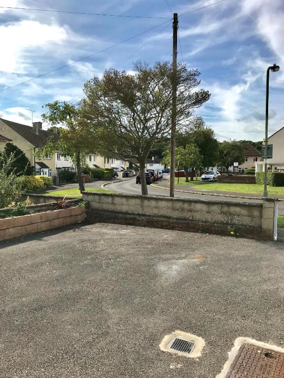The Woodfarm Lodge - 3 Bedroom House with free Parking room 3